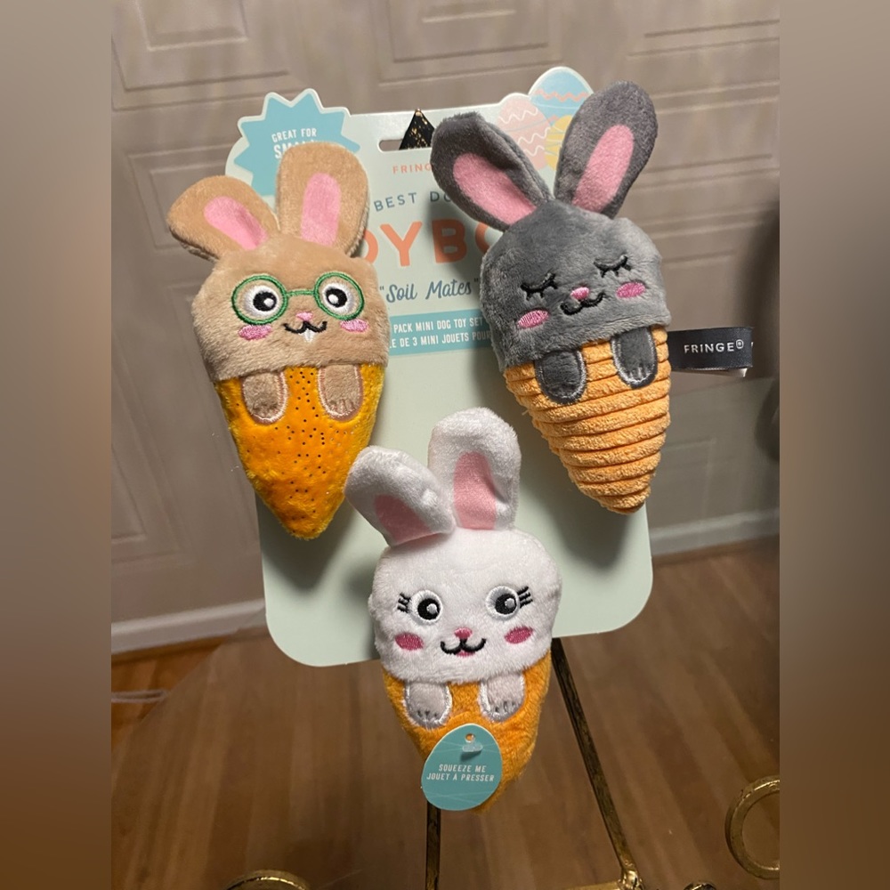 - Fringe  Easter Carrots/ Bunnies Set Of 3 Little Toys With Squeaker Soil Mates.